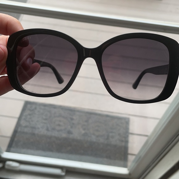 Gucci sunglasses, worn just a few times main image 5